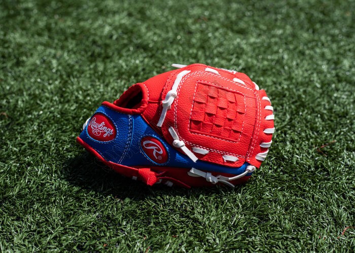 Players Series 9 in Baseball/Softball Glove with Soft Core Ball ● Outlet - -3