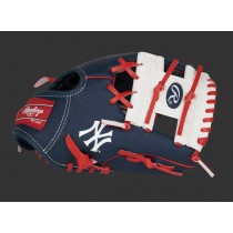 New York Yankees 10-Inch Team Logo Glove ● Outlet